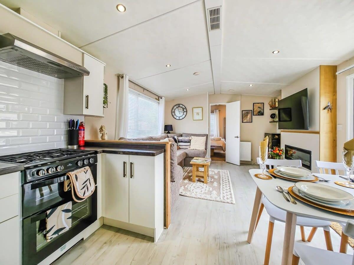 Escape To Paradise At Pevensey Bay Holiday Park 13 Woodland Walk Exterior foto