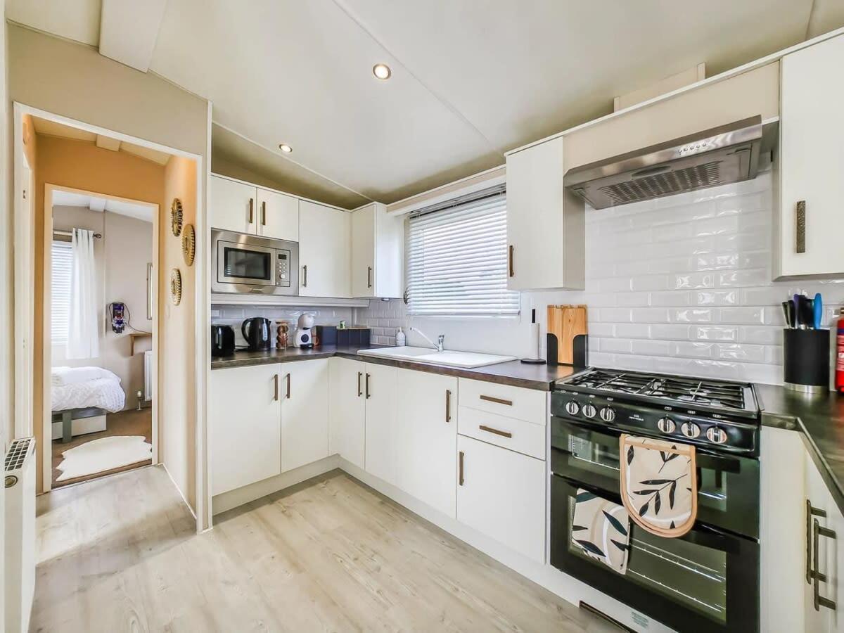 Escape To Paradise At Pevensey Bay Holiday Park 13 Woodland Walk Exterior foto